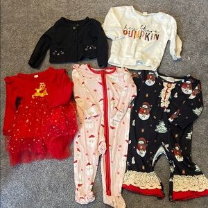 Bundle of baby girl Fall and Christmas outfits size 6 Months